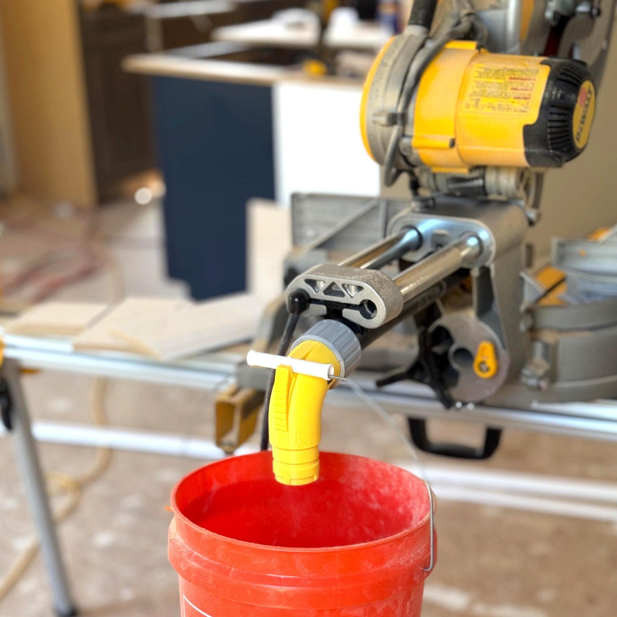 Adapter Sawdust Extraction Port DeWalt DWS780 miter saw → DeWalt DWV9000. Vacuum Compatible Version.